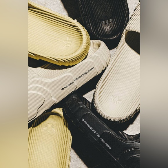 Adilette 22 Slides St Desert Sand / Tan Cream - Picture 8 of 16